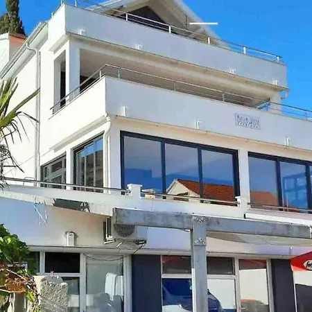 Bella Vista *